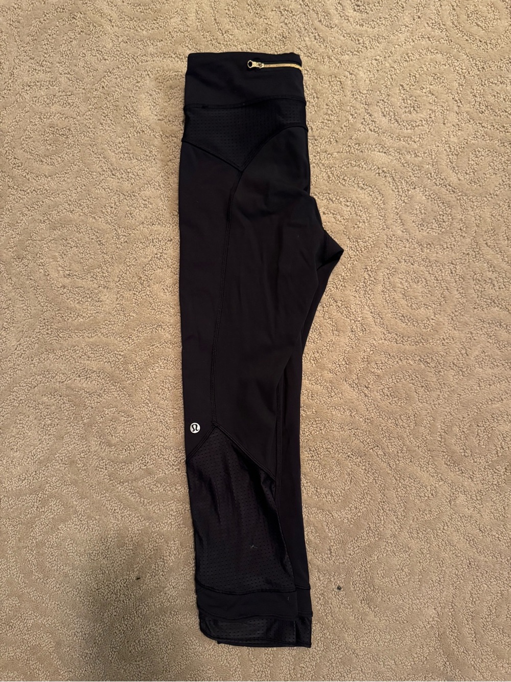 lululemon crop leggings with zip pockets